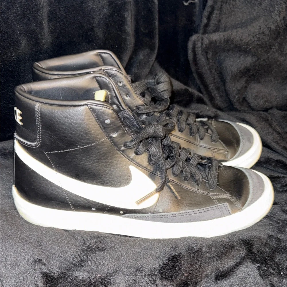 Nike Blazer Mid 77 Vintage Sz 9.5 US MENS